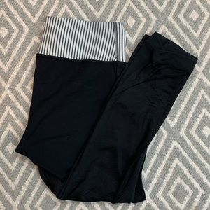LuluLemon Crops size 6